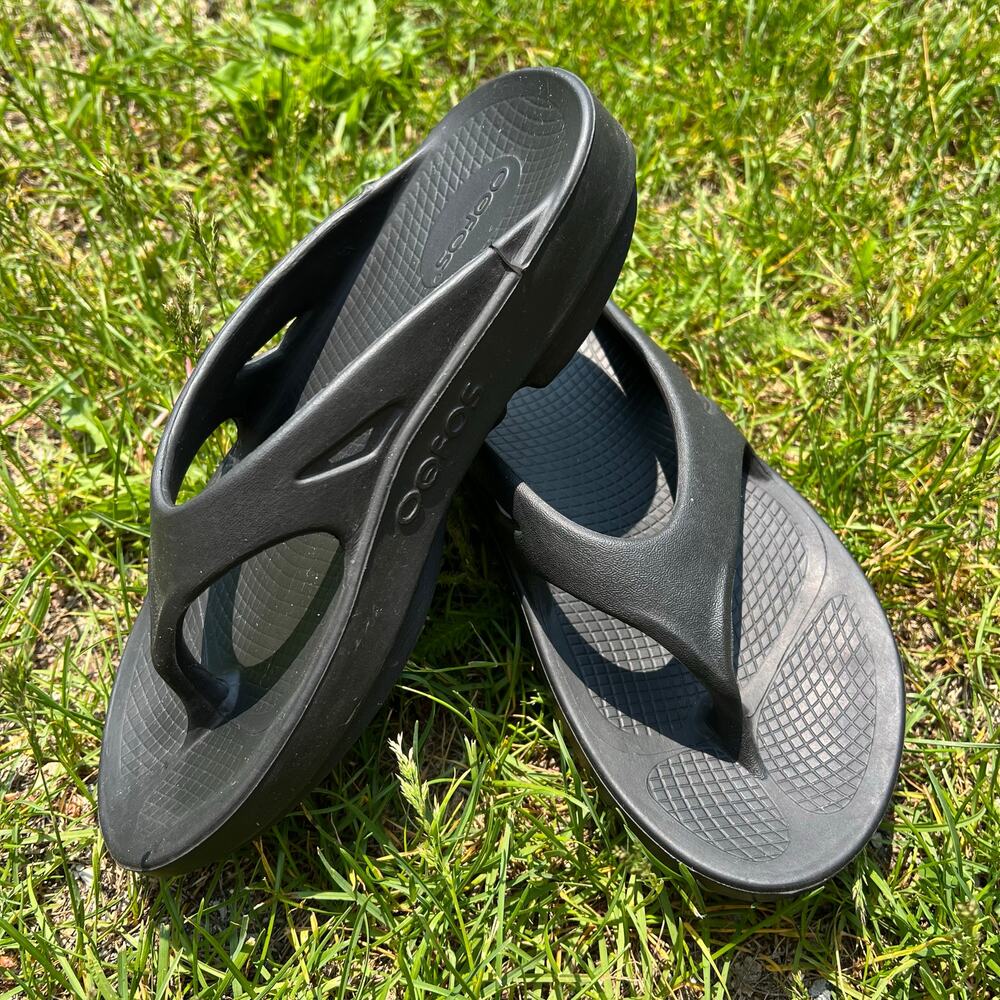 OOFOS OOmega OOlala Recovery Flip Flops Black M6 W8 Platform Thong Sandals